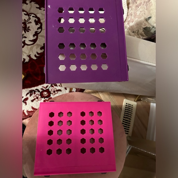 Locker shelves - Picture 1 of 2